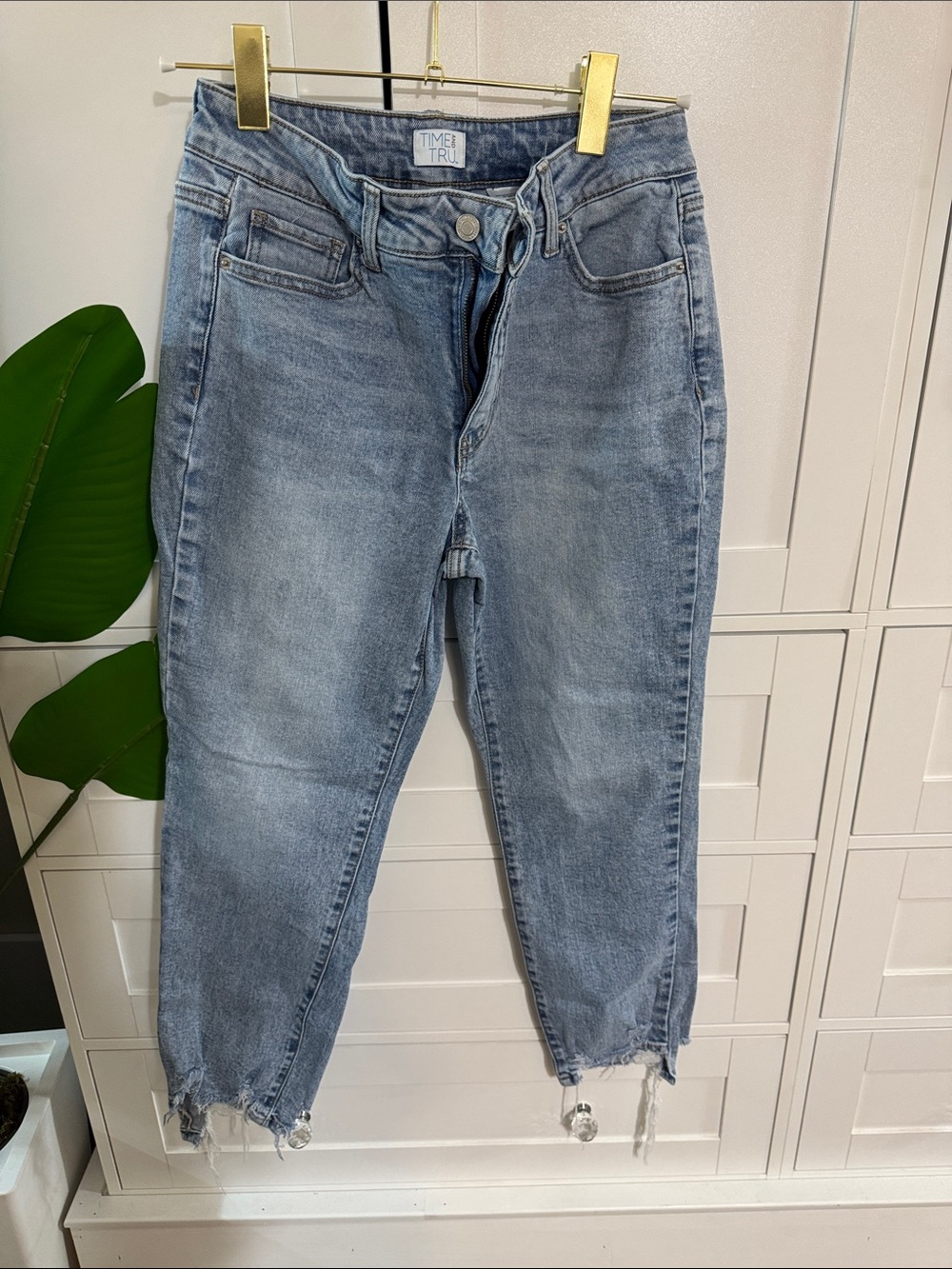 Time and Tru Light Blue High-Rise Cropped Jeans with Frayed Hem